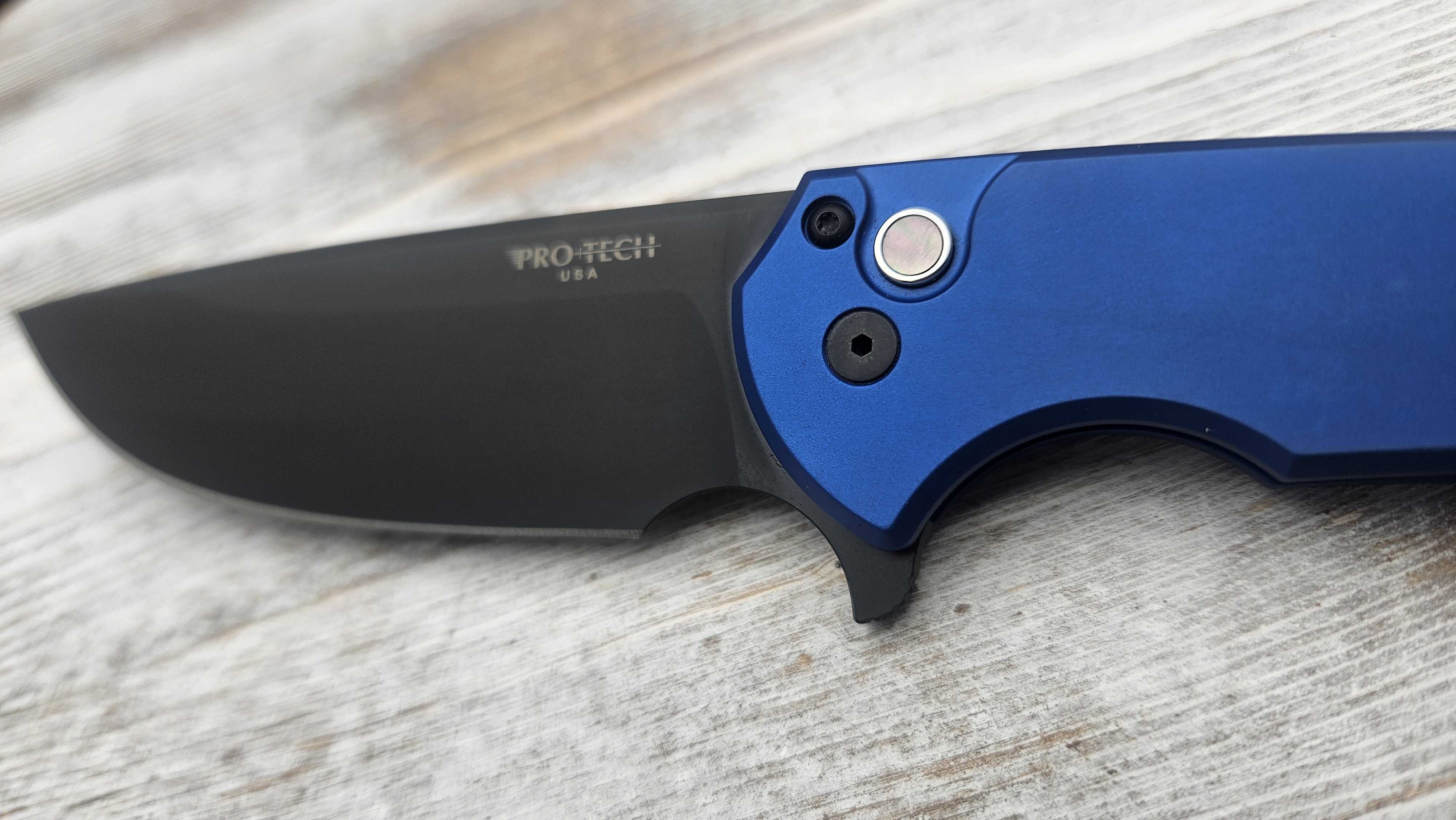 Pro-Tech Mordax Button Lock